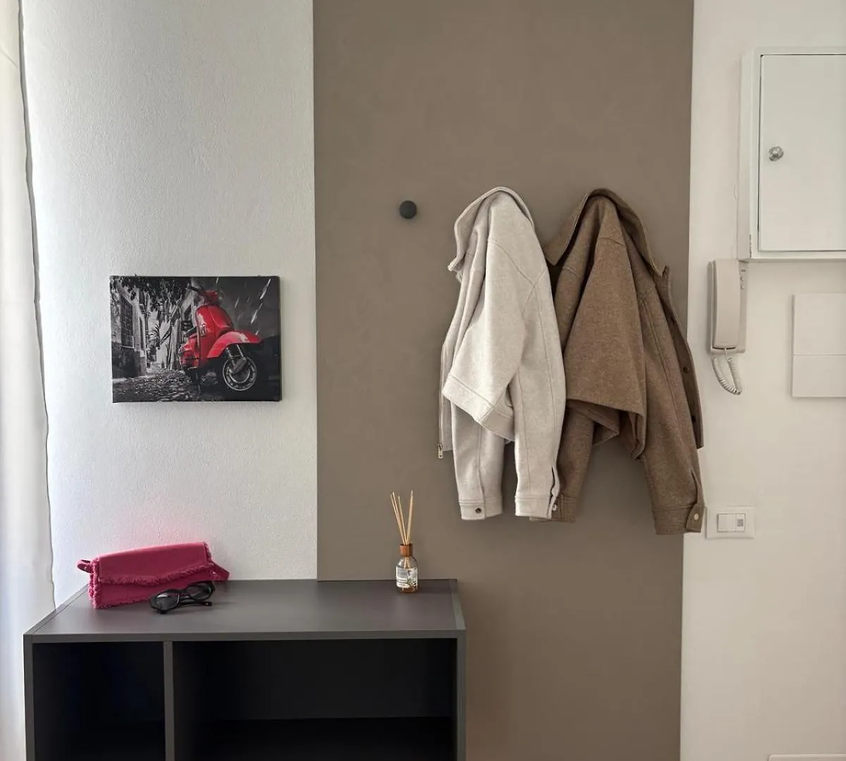 La Fenice Elegant, Welcoming Flat In Bergamo 0*,  Italy